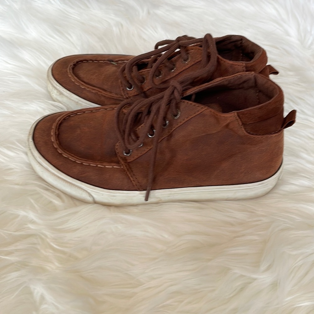 Old Navy Dress Sneaker